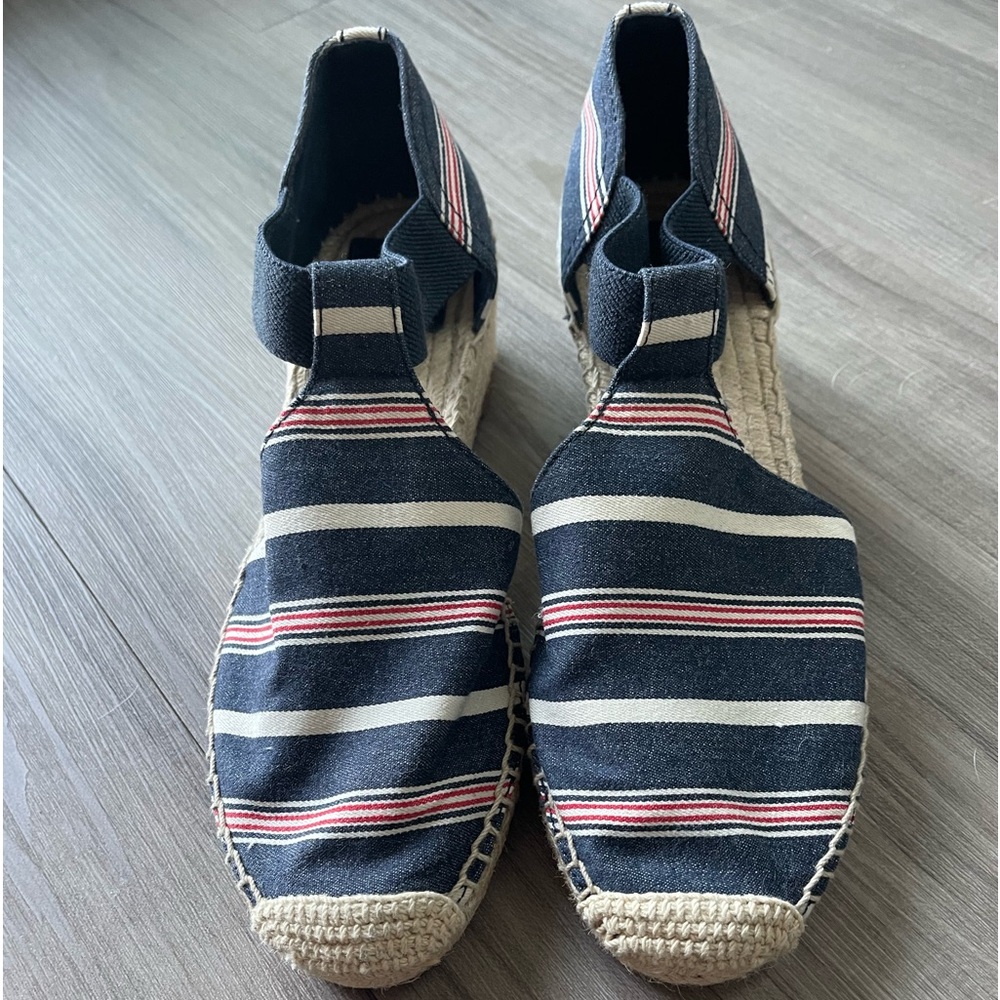 Tori Burch Wedges, W-9